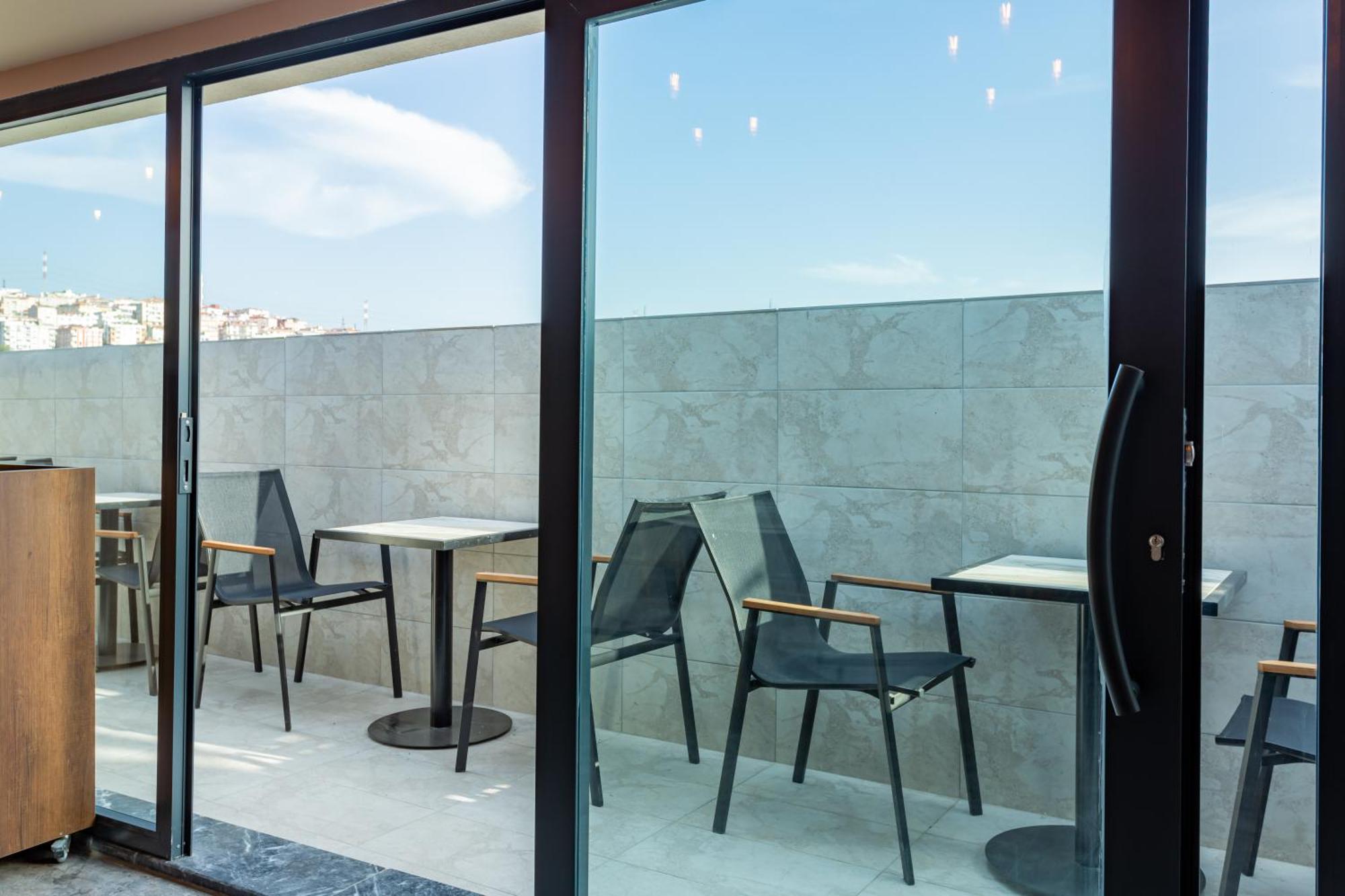 Atm Suit Otel Istanbul Exterior photo